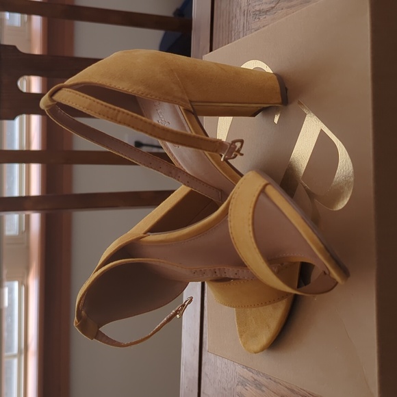 Heels - Picture 1 of 6